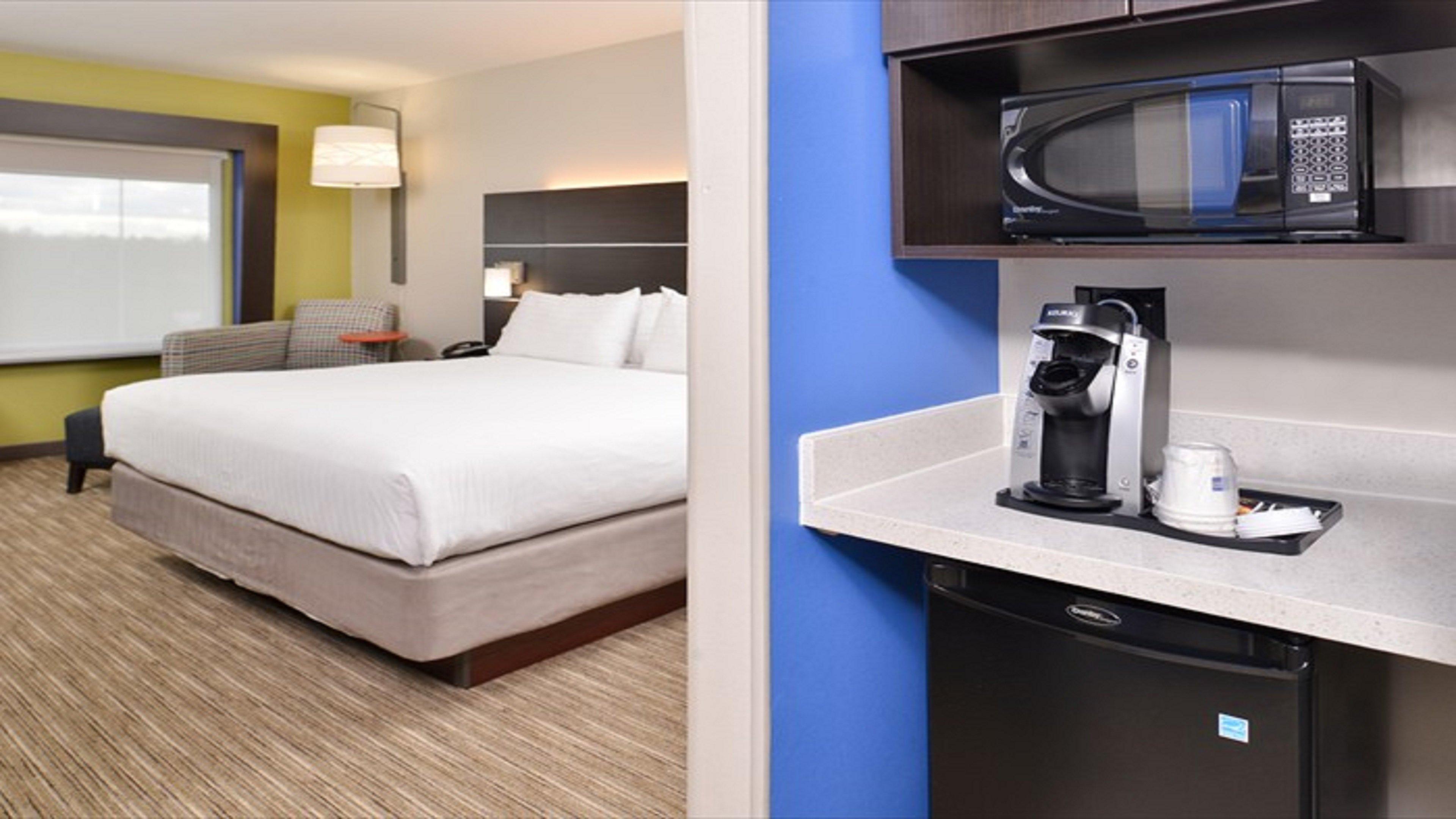 Holiday Inn Express & Suites - Parkersburg East By Ihg מראה חיצוני תמונה