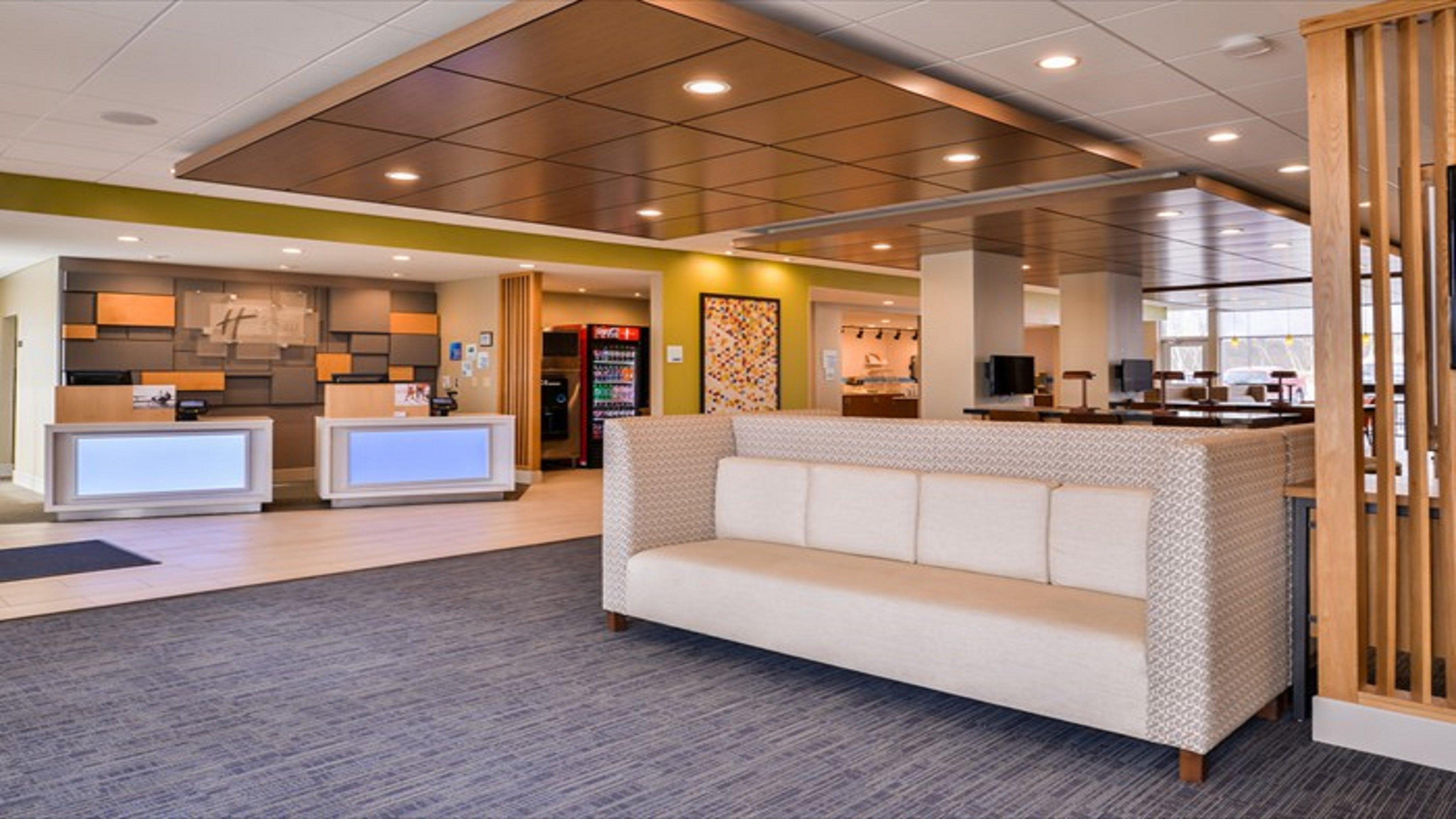 Holiday Inn Express & Suites - Parkersburg East By Ihg מראה חיצוני תמונה