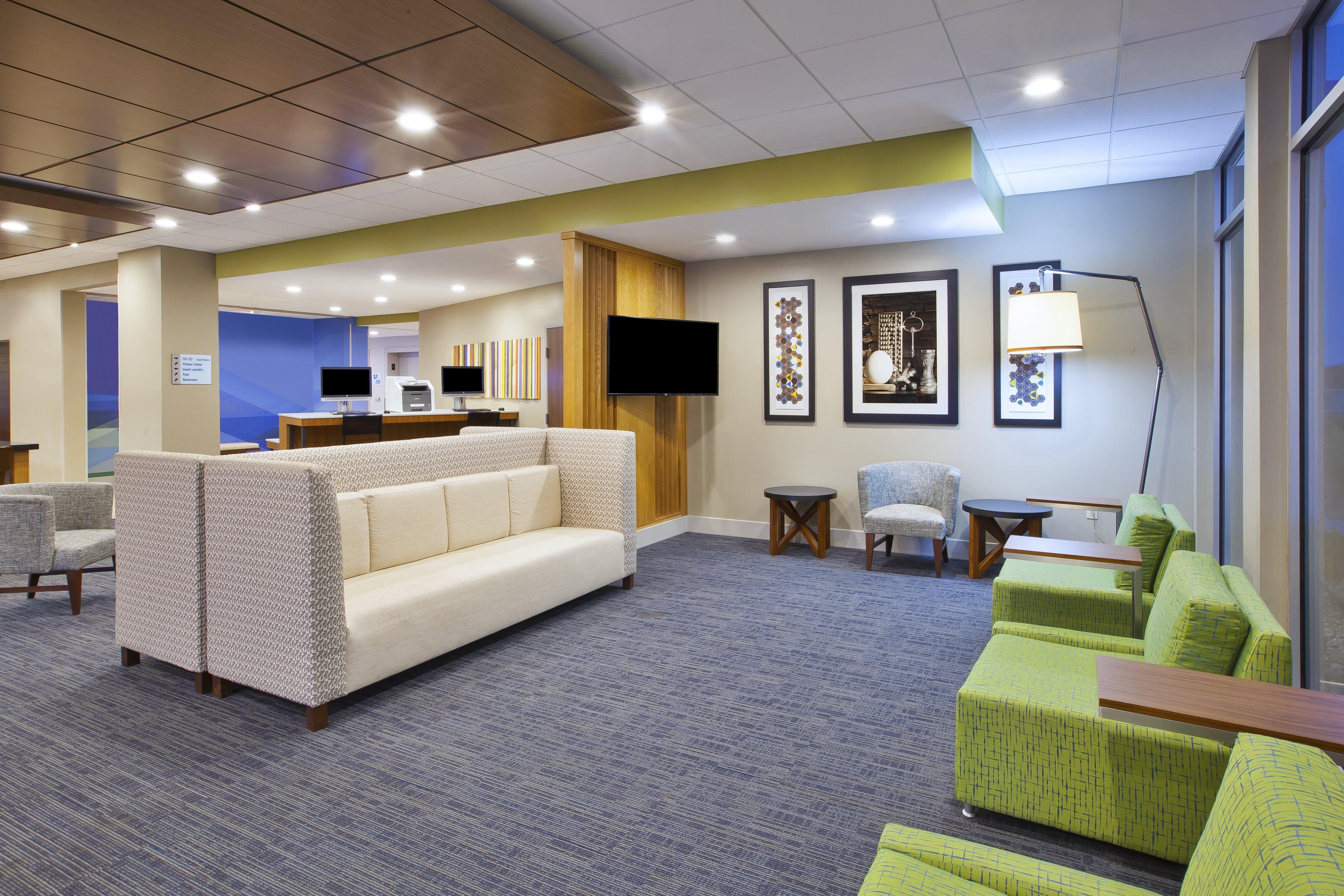 Holiday Inn Express & Suites - Parkersburg East By Ihg מראה חיצוני תמונה