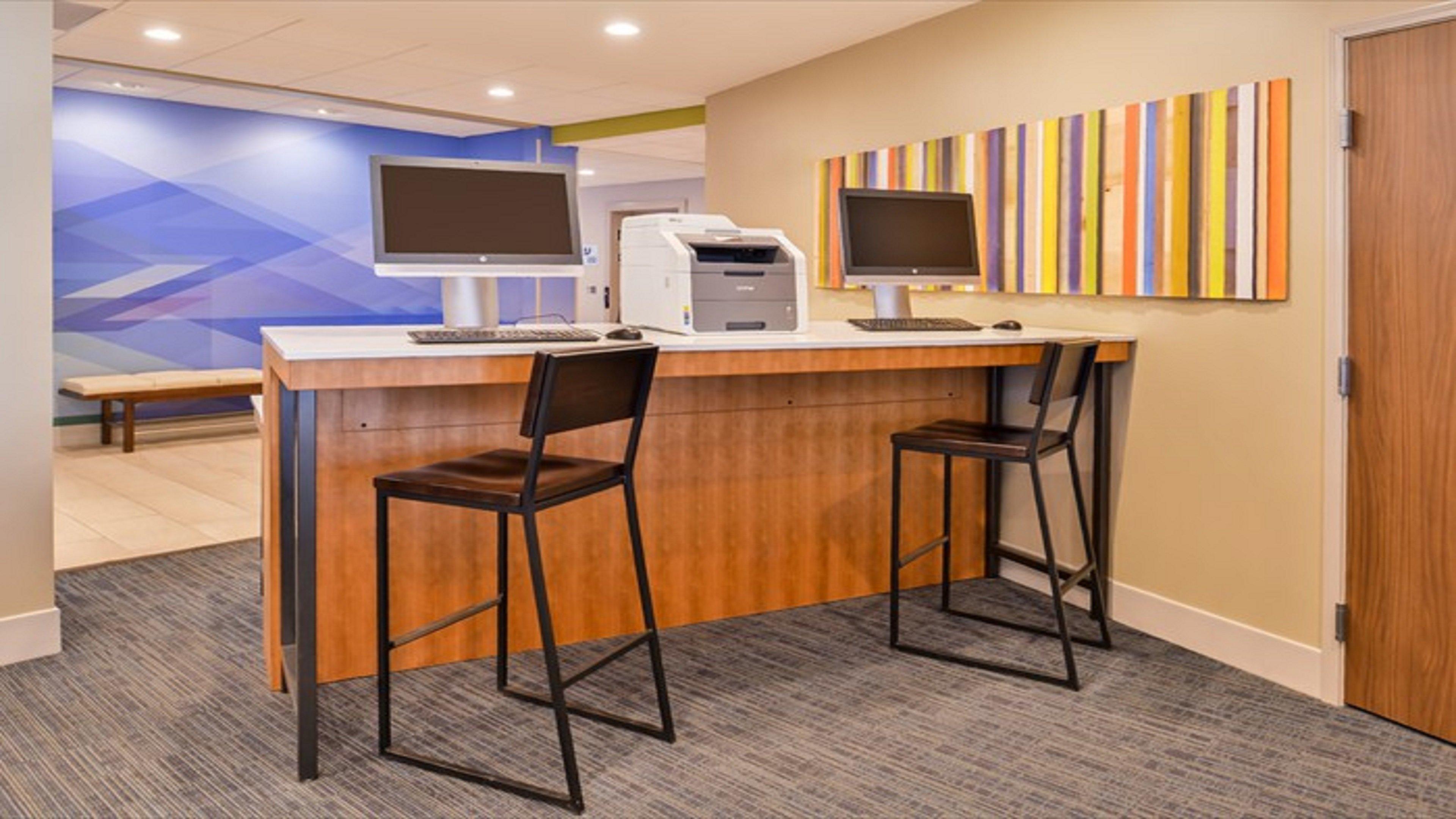 Holiday Inn Express & Suites - Parkersburg East By Ihg מראה חיצוני תמונה