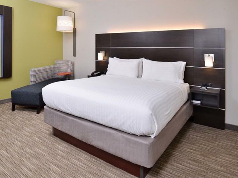 Holiday Inn Express & Suites - Parkersburg East By Ihg מראה חיצוני תמונה
