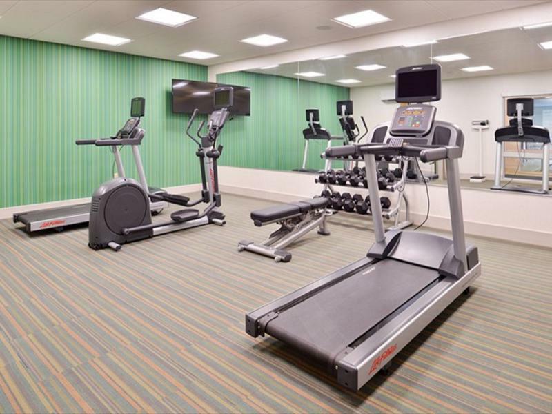 Holiday Inn Express & Suites - Parkersburg East By Ihg מראה חיצוני תמונה