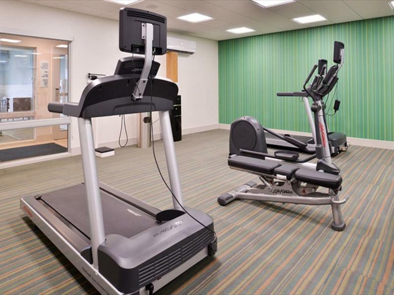 Holiday Inn Express & Suites - Parkersburg East By Ihg מראה חיצוני תמונה